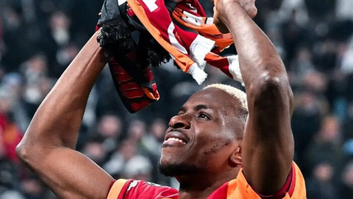 victor osimhen celebrates
