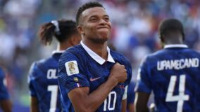Kylian-mbappe-france_smilling