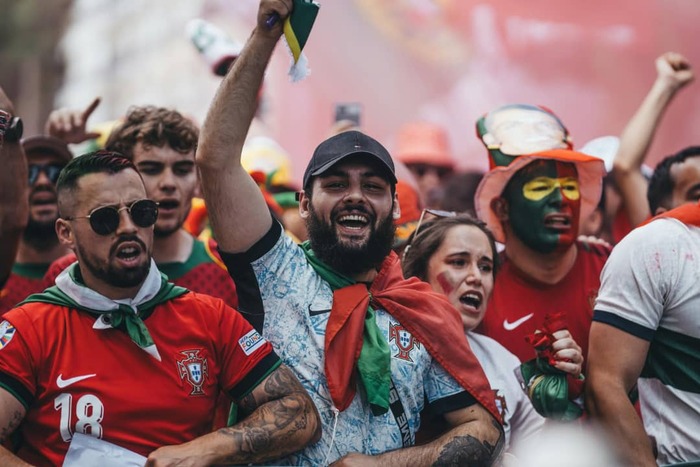 soccer=fans