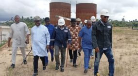 Inspection of the ravages of erosion